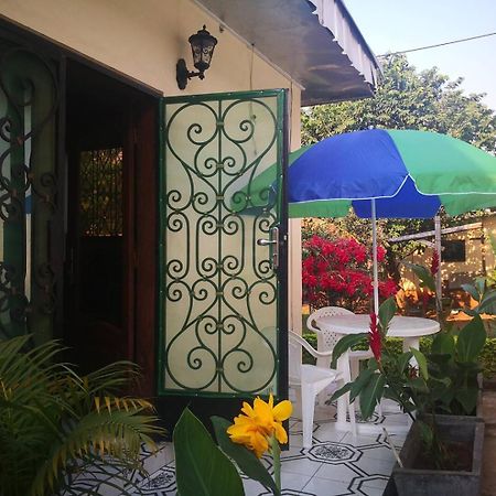 Tout Confort Avec Jardin Entree Bastos Яунде Экстерьер фото