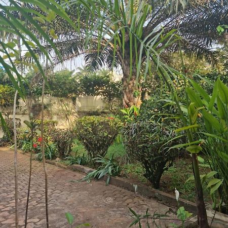 Tout Confort Avec Jardin Entree Bastos Яунде Экстерьер фото